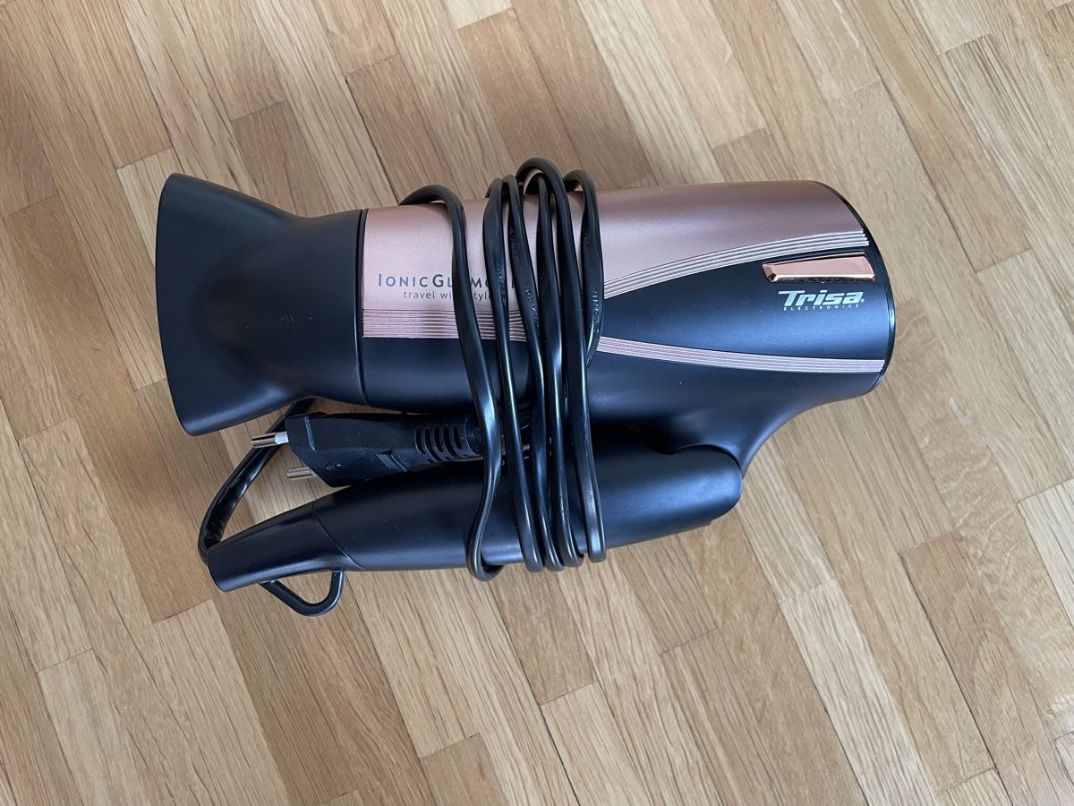 Trisa Föhn: Reiseföhn+Kämme – Gebraucht aus Bern von Sienna_Skies 1