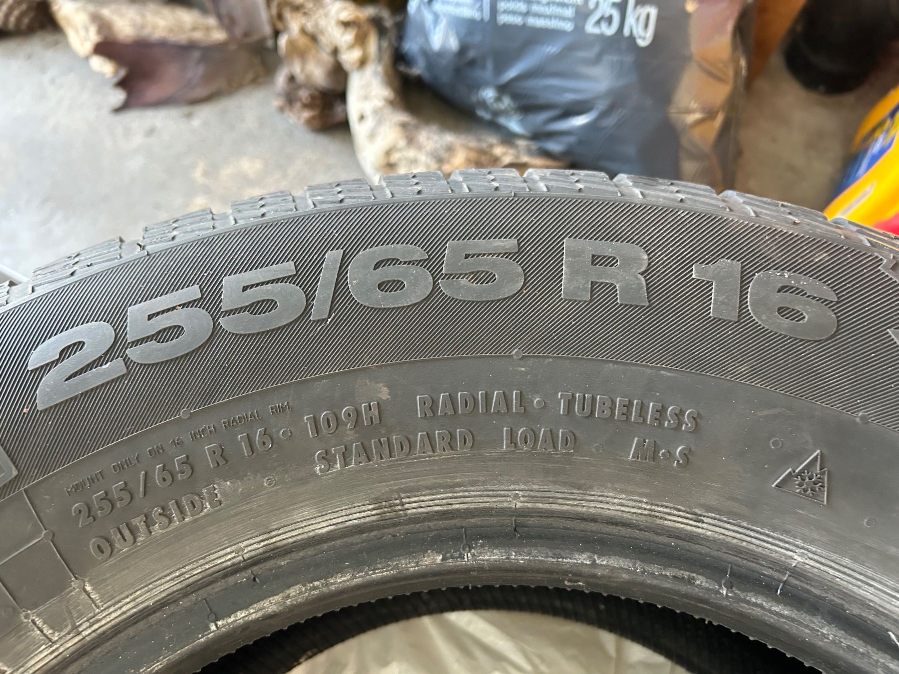 Pneus & Roues: Winterreifen – D'occasion à Schwyz par Las.Vegas.666 1