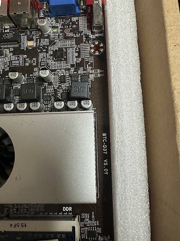 Cartes mère:  BTC-D37 V5.0Y Mining Mainboard  Neu & OVP  – D'occasion à Niederweningen par Wellington3D 1