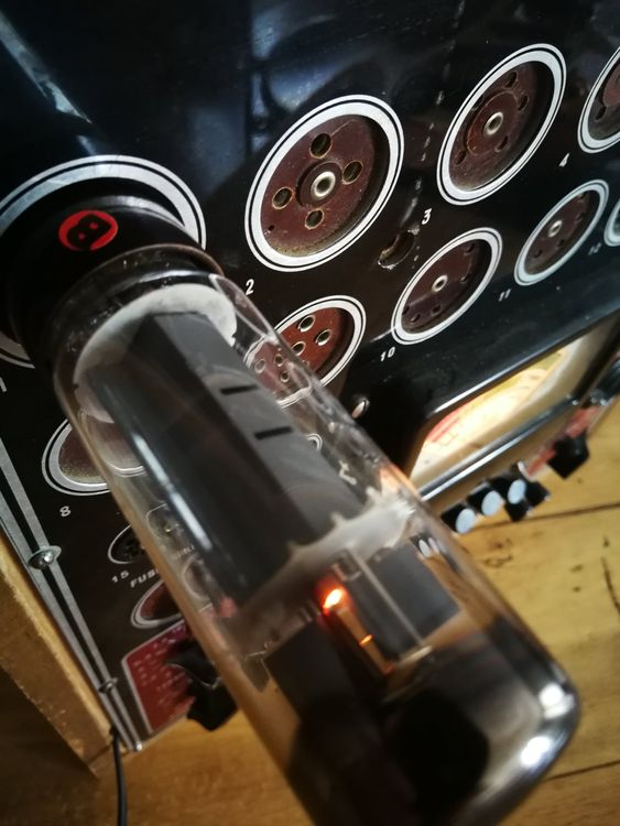 What do these codes mean on a Phillips Miniwatt ECC32 tube
