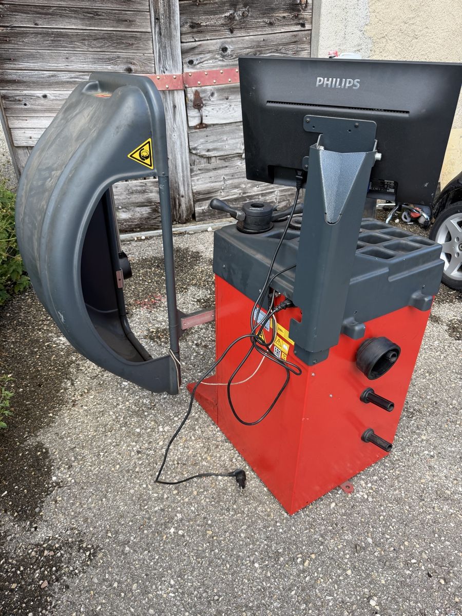 Toutes les machines: Equilibreuse de roues – Défectueux à Cernier par Apriliars31 2
