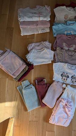 Lot d'habits fille taille 80 12 mois automne hiver 