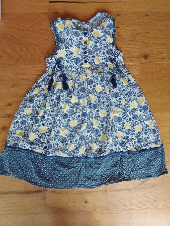 Kleid Sfera Gr. 122 cm
