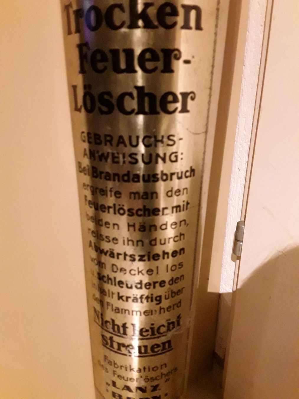 Feuerlöscher: Feuerlöscher VINTAGE – Gebraucht aus Wettswil von ann_hd9g 2