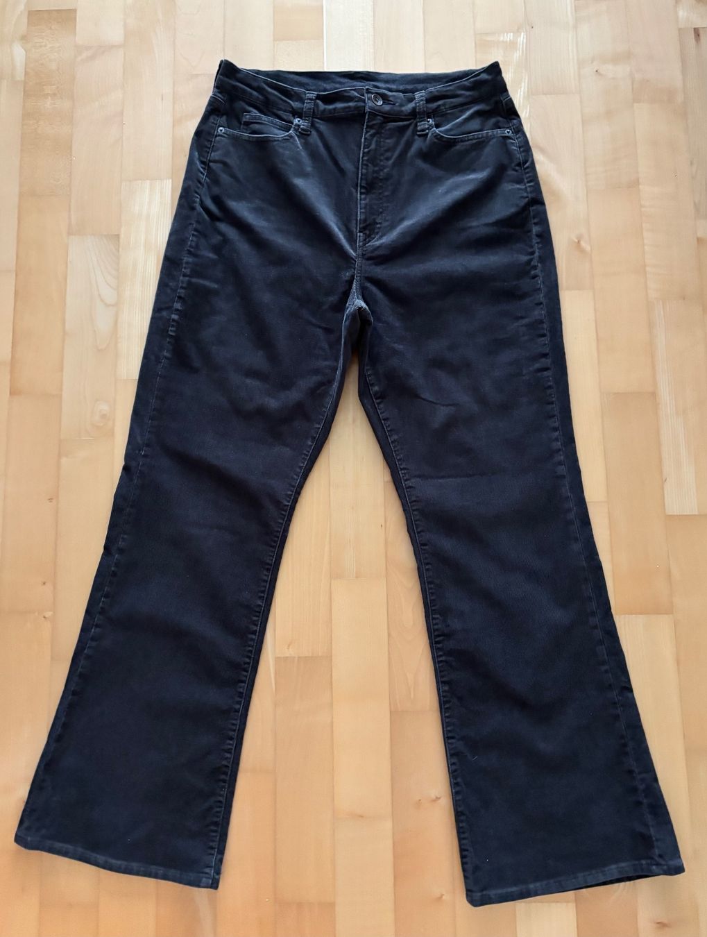Uniqlo Hosen: Cordhose Uniqlo – Gebraucht aus Winterberg ZH von vanilleinspiration 5