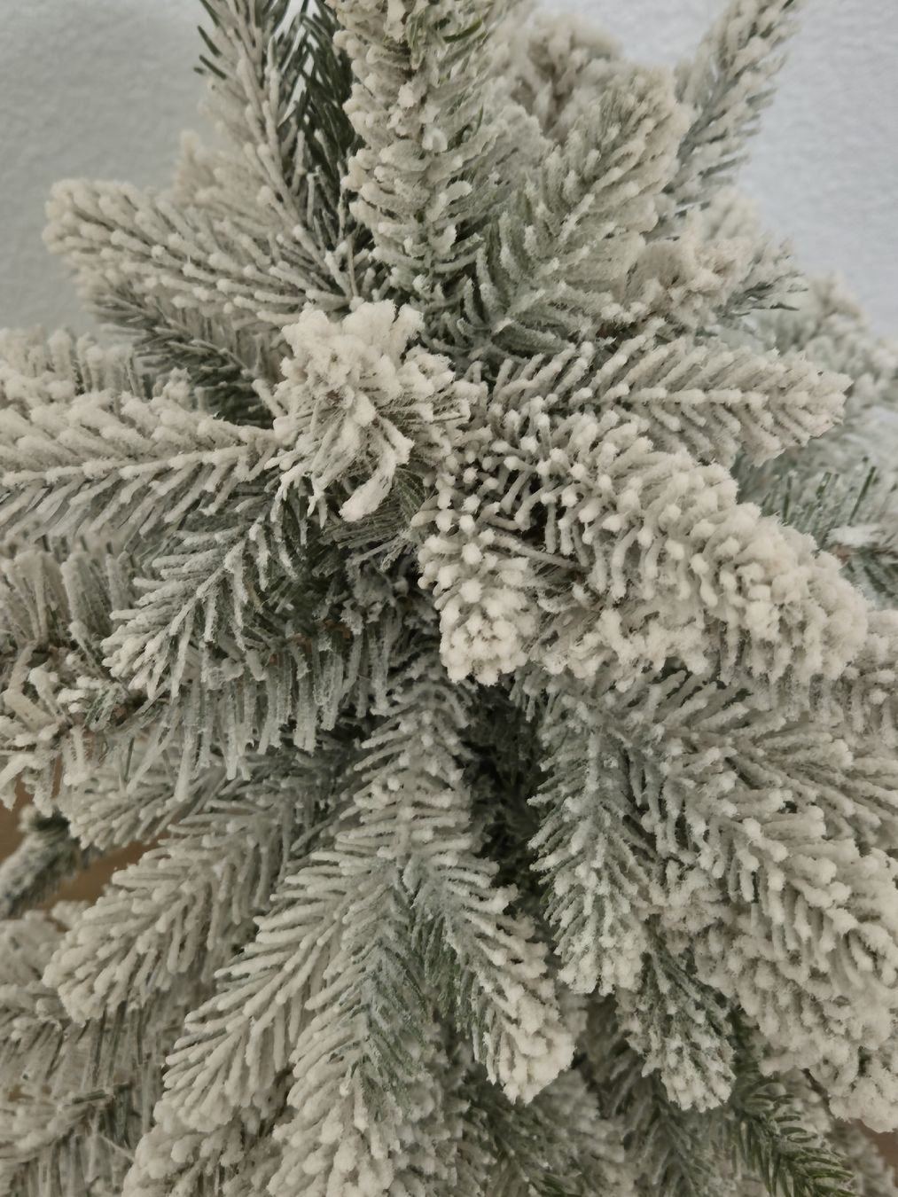 Tutte le decorazioni: Künstlicher beschneiter Mini-Weihnachtsbaum – Usato da Niederhelfenschwil venduto da usa001 1