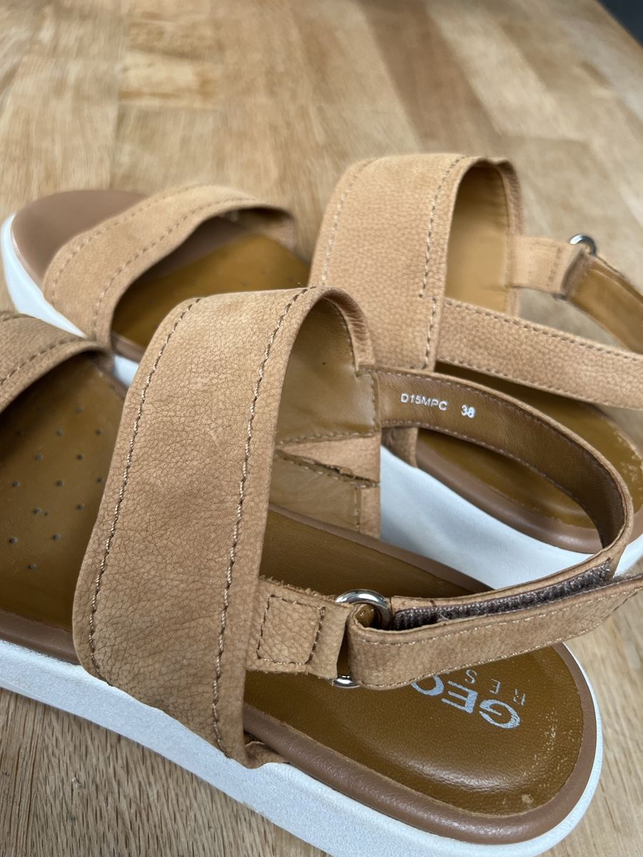 Geox Damenschuhe: Geox Sandale Gr. 38, Beige – Gebraucht aus Langenthal von ivet7 3
