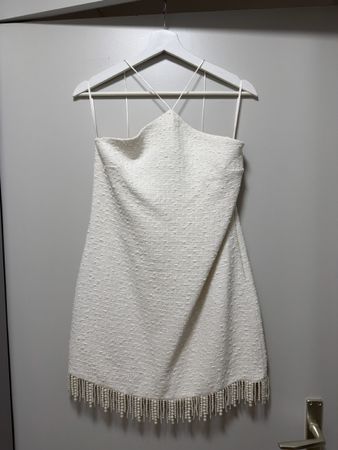 Neuwertiges MNG Kleid, weiss mit Fransen, Grösse M