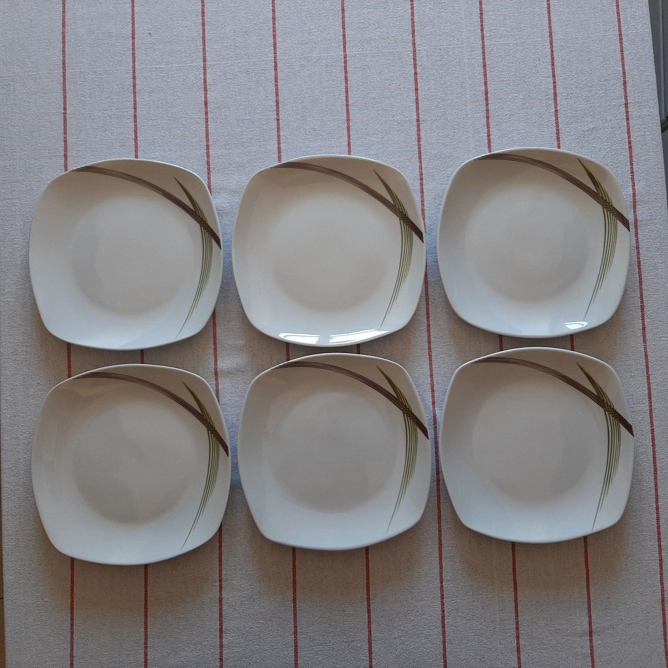 Teller: Ensemble de 6 assiettes en porcelaine – Neu (gemäss Beschreibung) aus Carouge GE von cecob0909