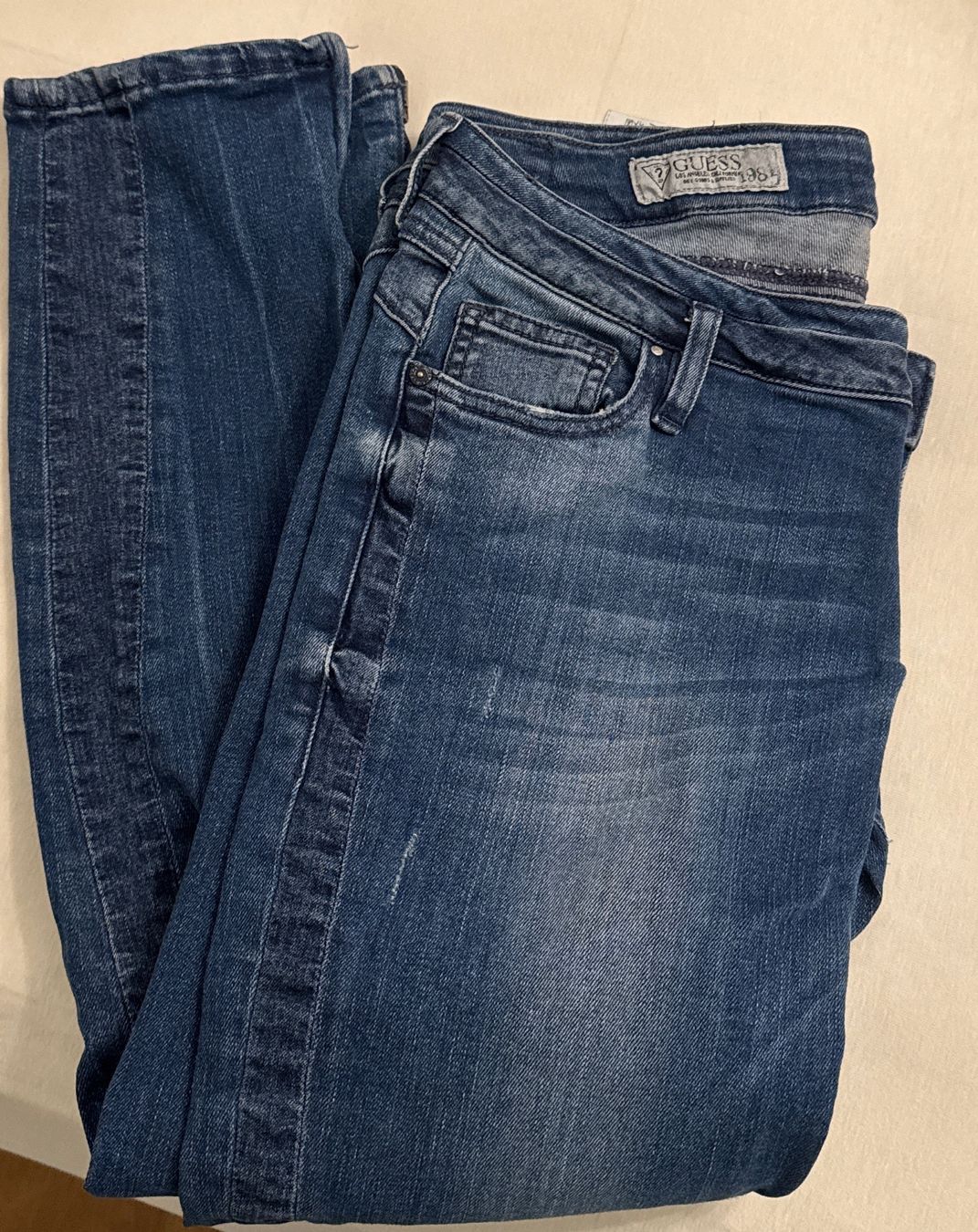 Guess Hosen: Guess hose – Gebraucht aus Bachenbülach von mel_di