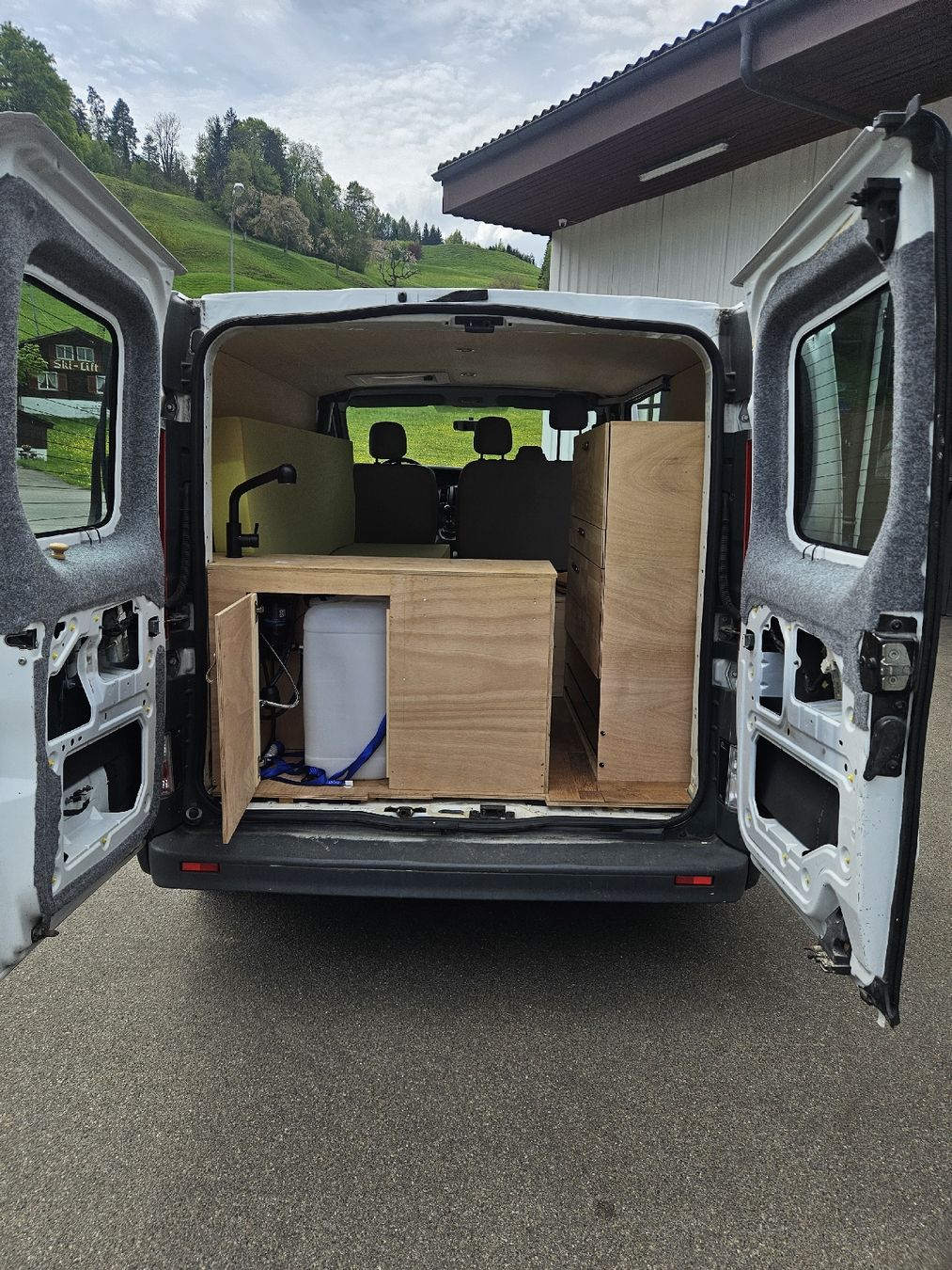 Veicoli da campeggio: opel Vivaro Camper umbau  – Usato da Mosnang venduto da bie_mh9k 2