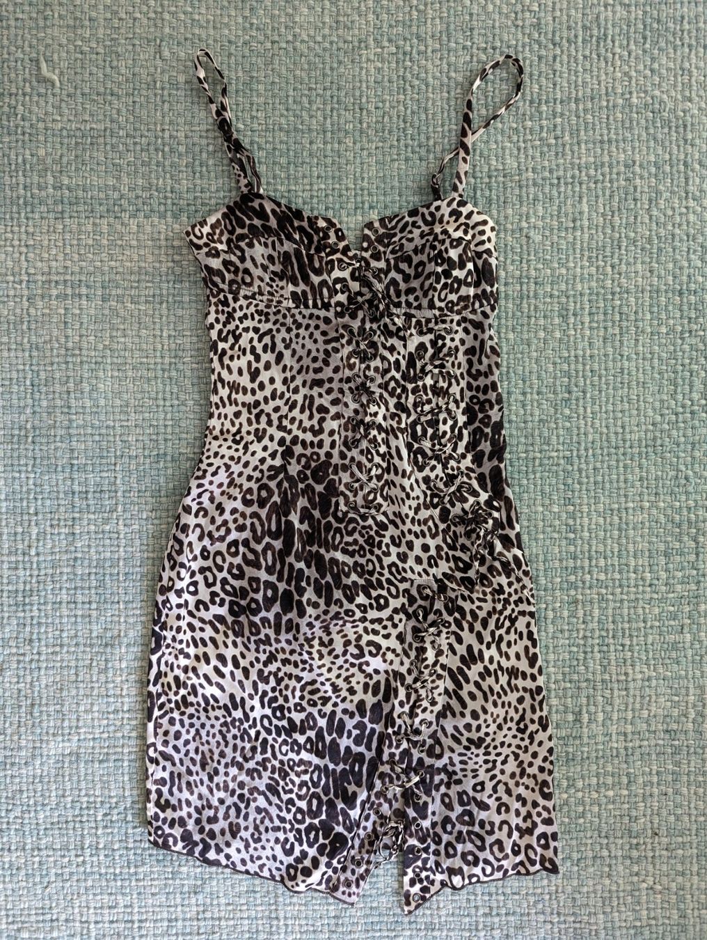 Guess Kleider: Kleid Leoprint Marke Guess, Gr. S, Neu – Neu (gemäss Beschreibung) aus Chur von Ronja777 1
