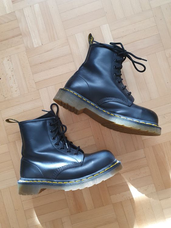 Dr martens hotsell airwair original