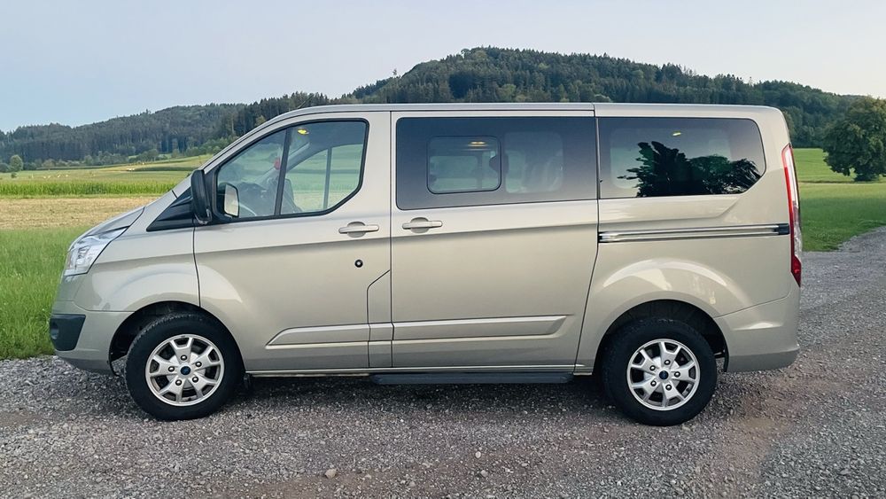 Luxus Ford 8 Sitzer Bild