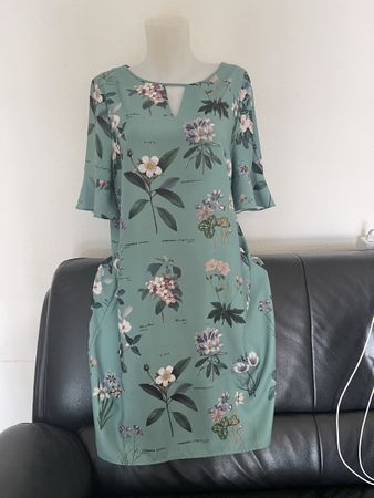 Phase Eight Robe fleurie,verte 42/44 neuve parfait pour l’ét