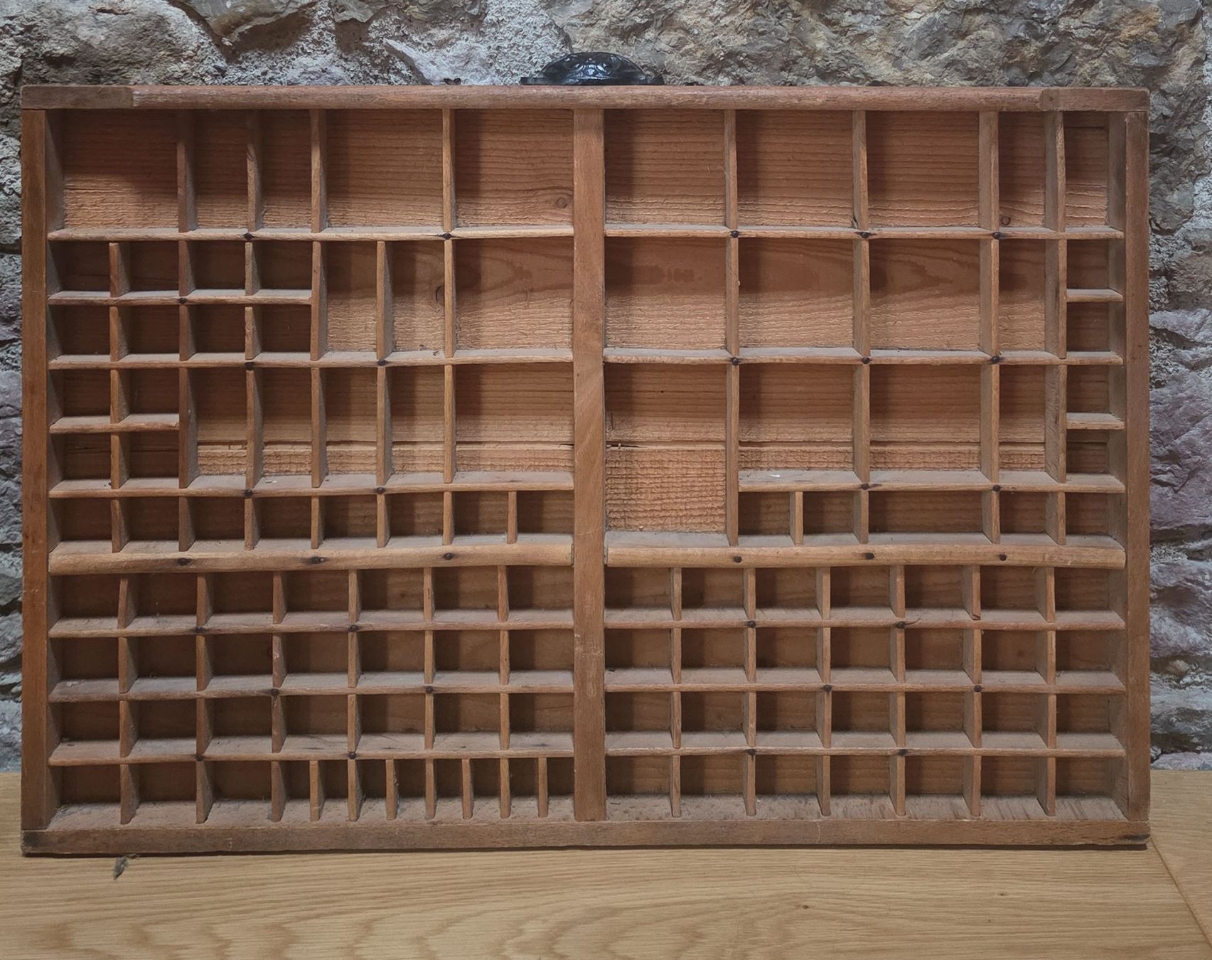 Scaffali: Antiker Drucker-Setzkasten Holz – Usato da Basel venduto da yae_7ktl