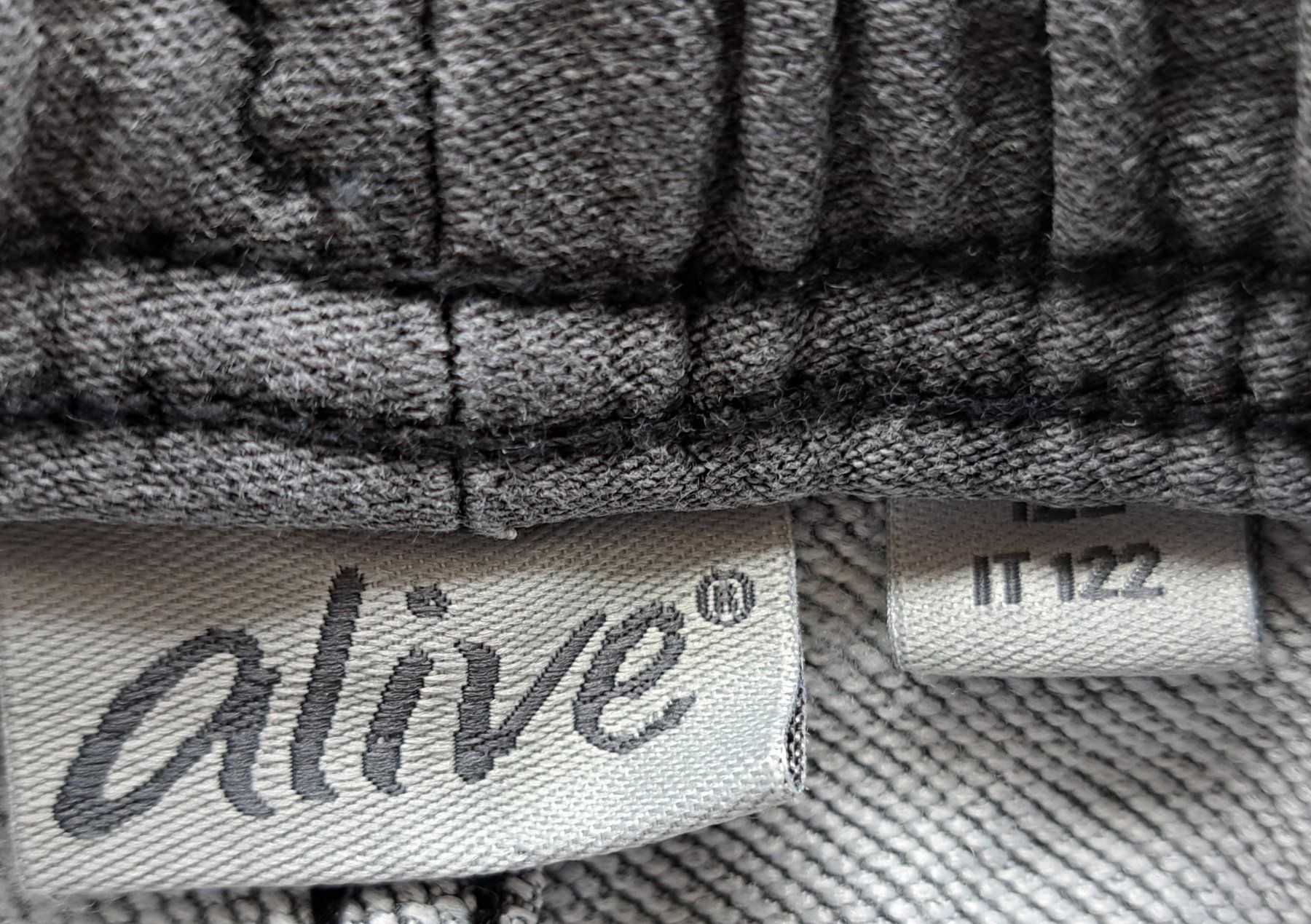 Pantaloni: Coole Alive Shorts, Grau, Gr. 122 – Usato da Gysenstein venduto da joshuas81 2