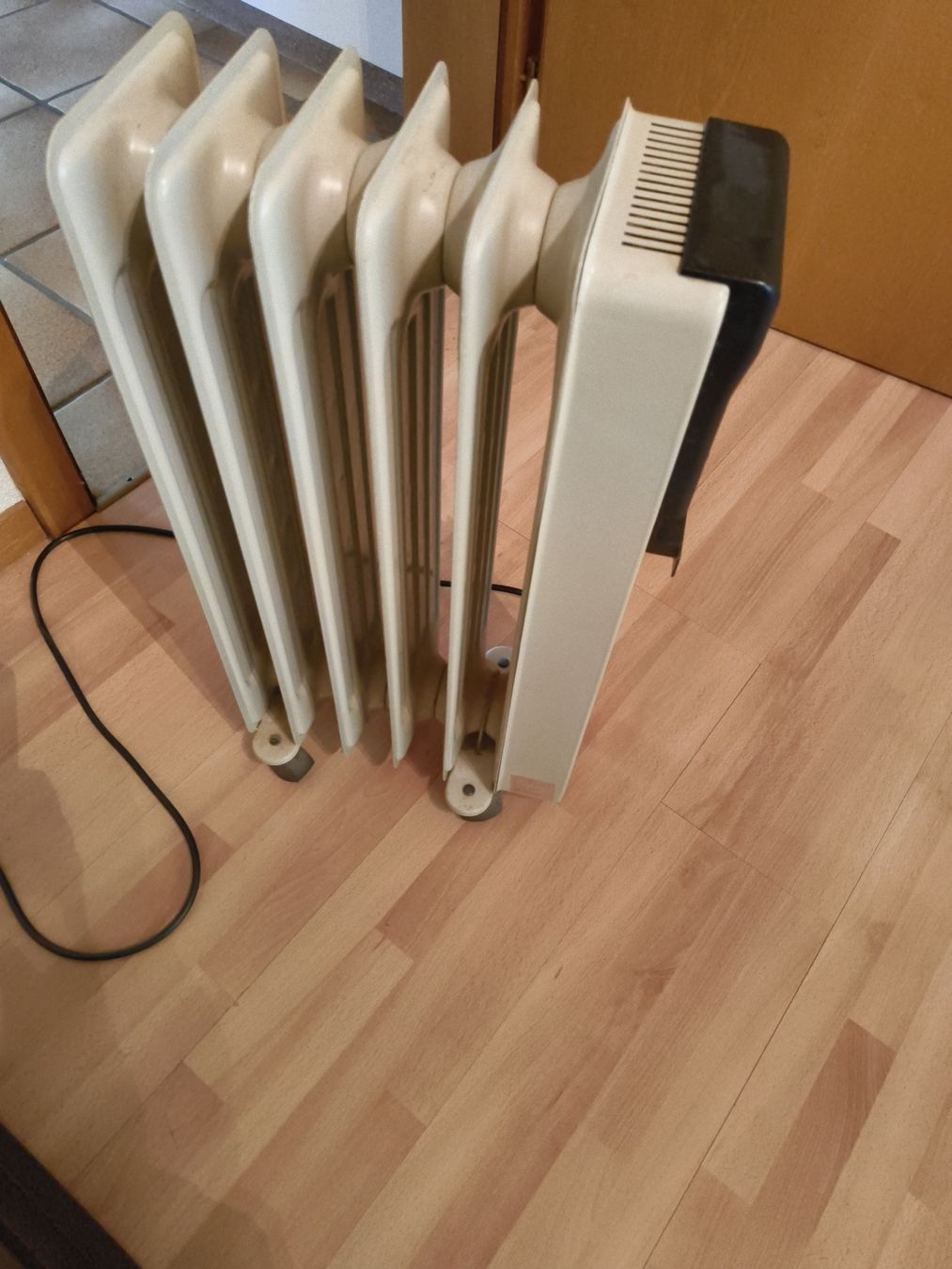 Radiatori: E-Heizkörper Ölradiator  Eldom – Usato da Starrkirch-Wil venduto da mar_2rqn 1