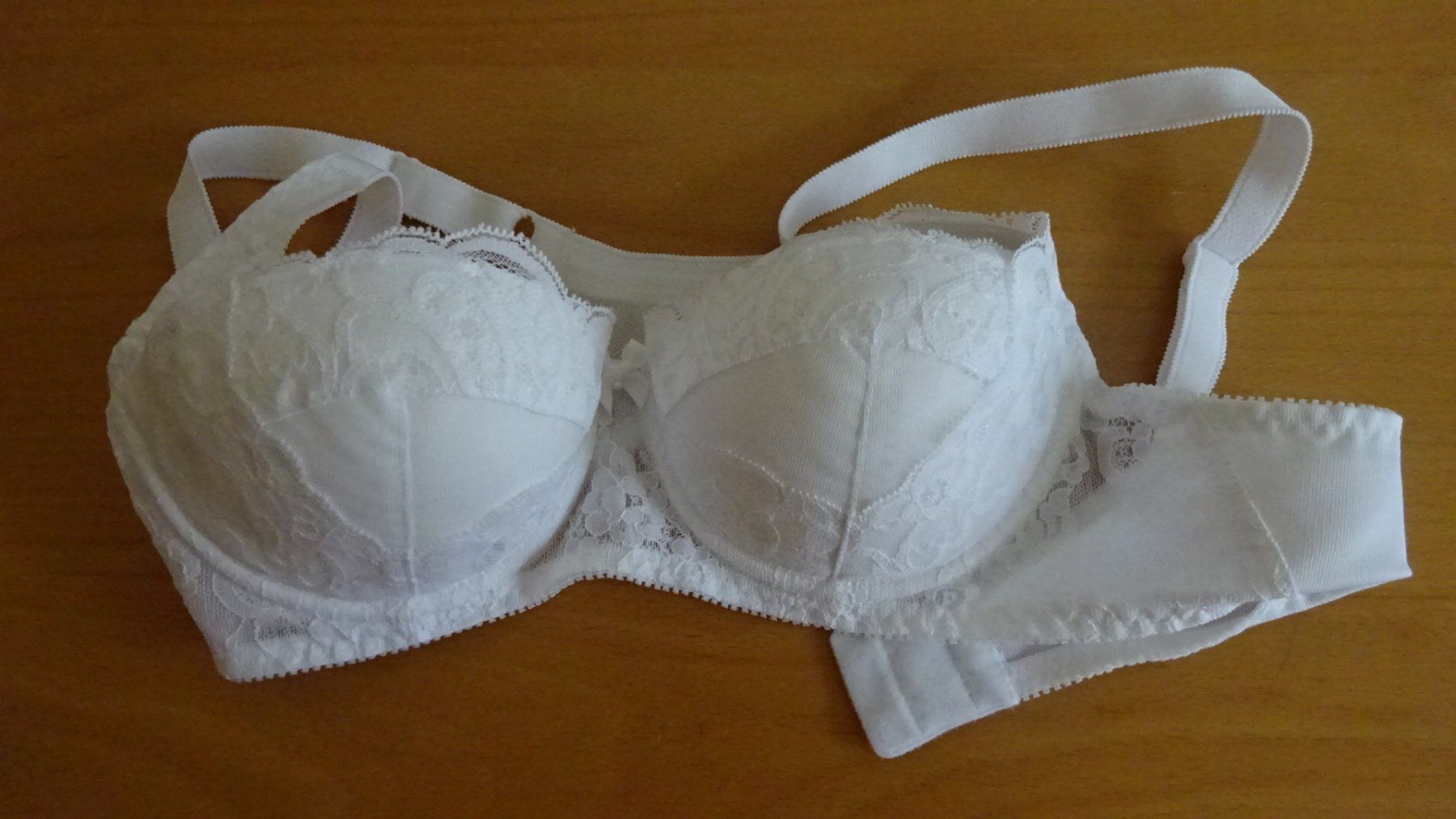 Altra biancheria intima: BH – Nuovo (secondo la descrizione) da Mettmenstetten venduto da Izzub