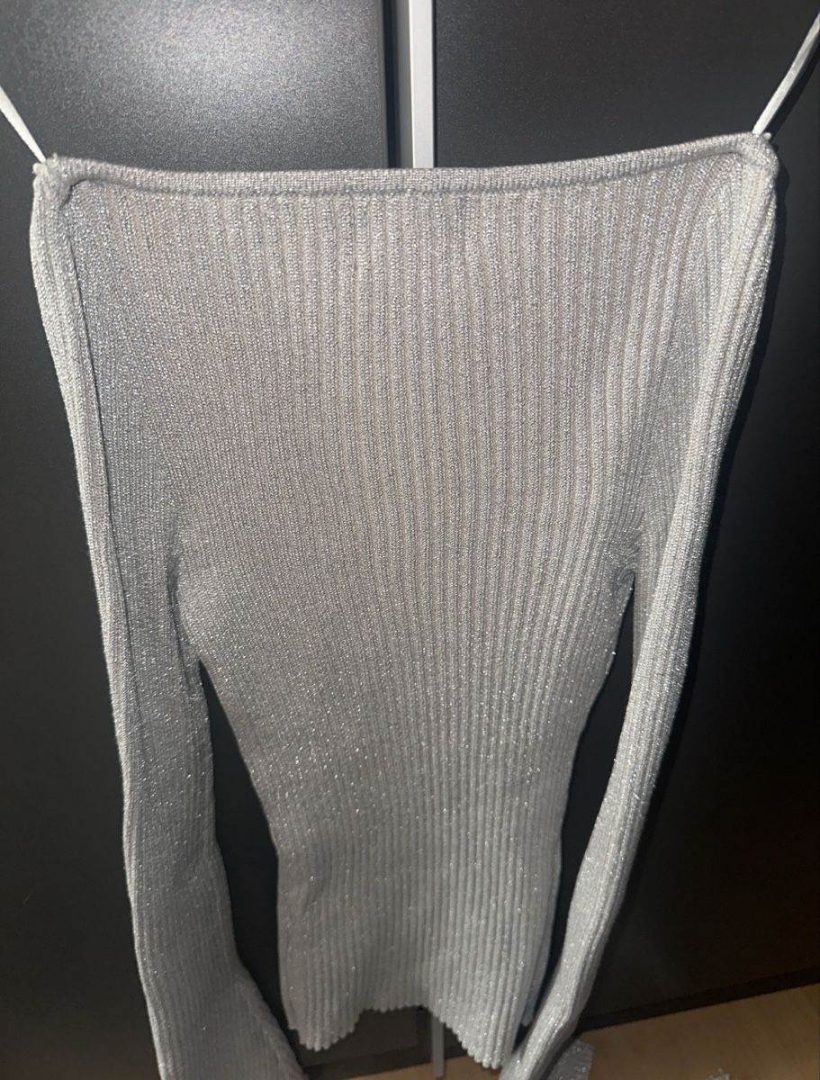 H&M Top: Silbernes Rippstrick-Oberteil – Nuovo (secondo la descrizione) da Turgi venduto da pa.ti.d 2