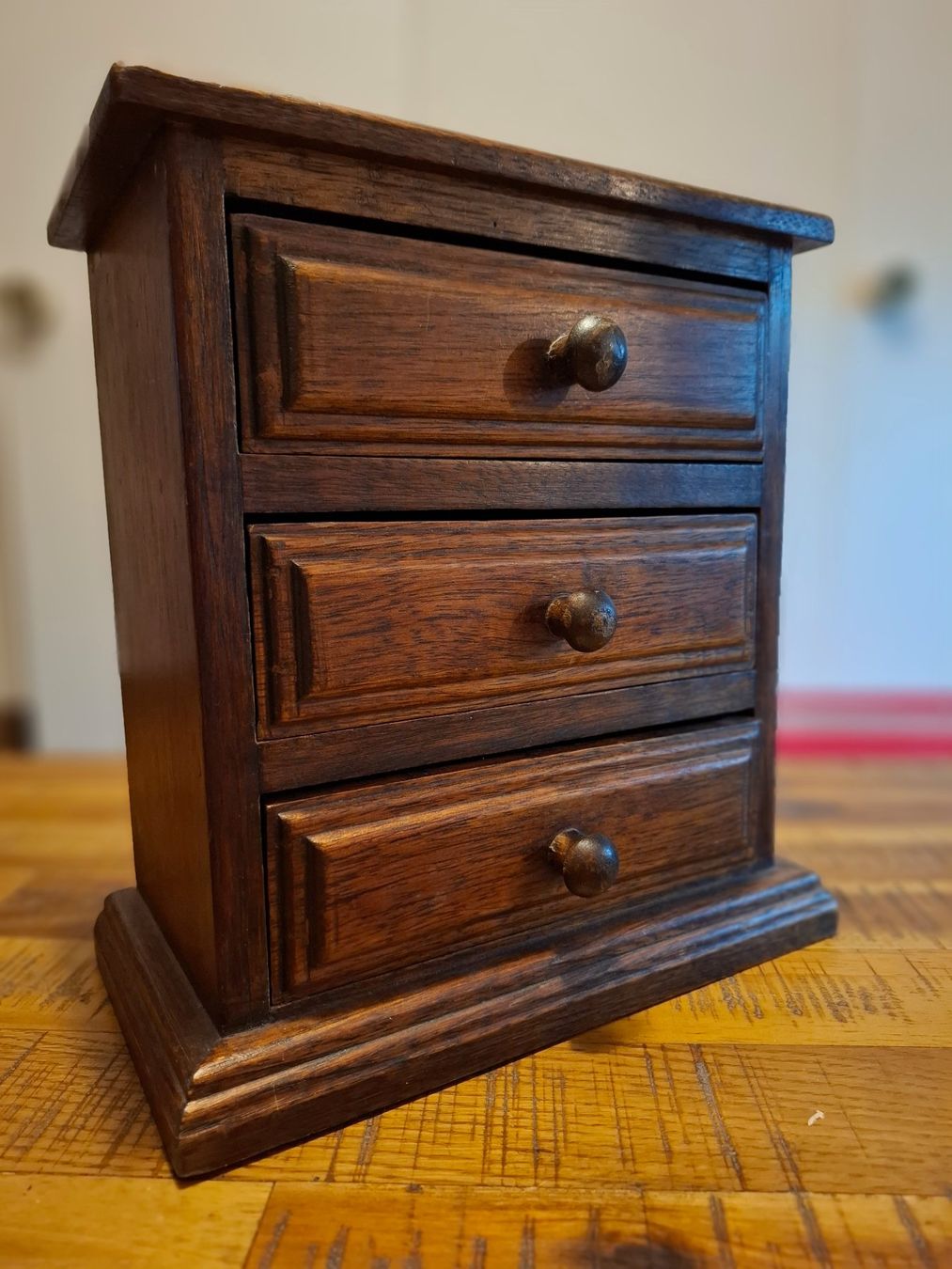 Dosen: Antike 1900 Mini Kommode aus Eiche rustikale Schmuckkästchen – Gebraucht aus Zürich von bruzolda 8