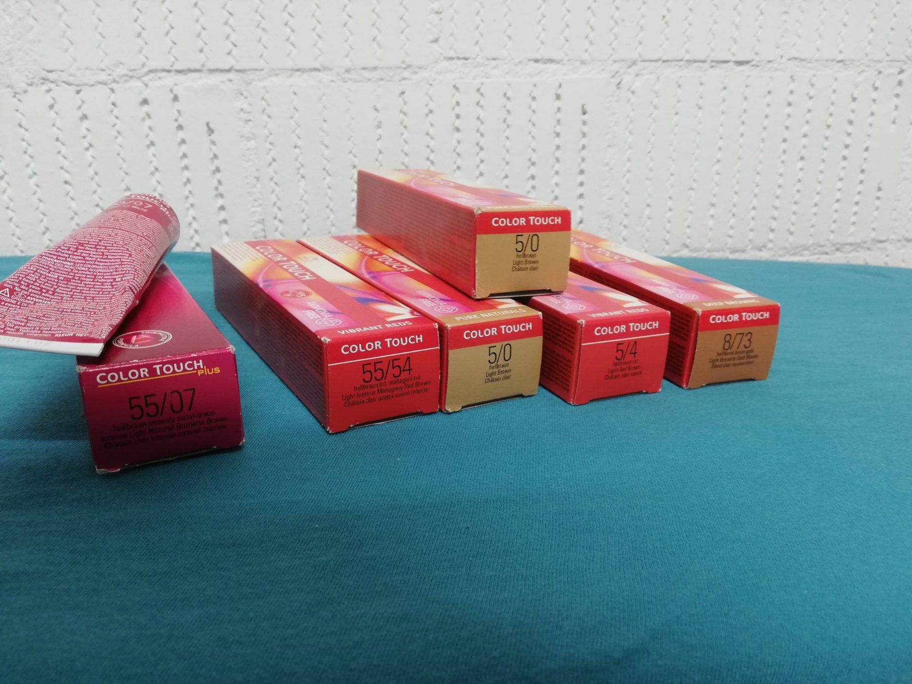 Tinte: Haarfarbe Wella Colour Touch 5 Stück neu – Nuovo (secondo la descrizione) da Untersiggenthal venduto da Marlen59