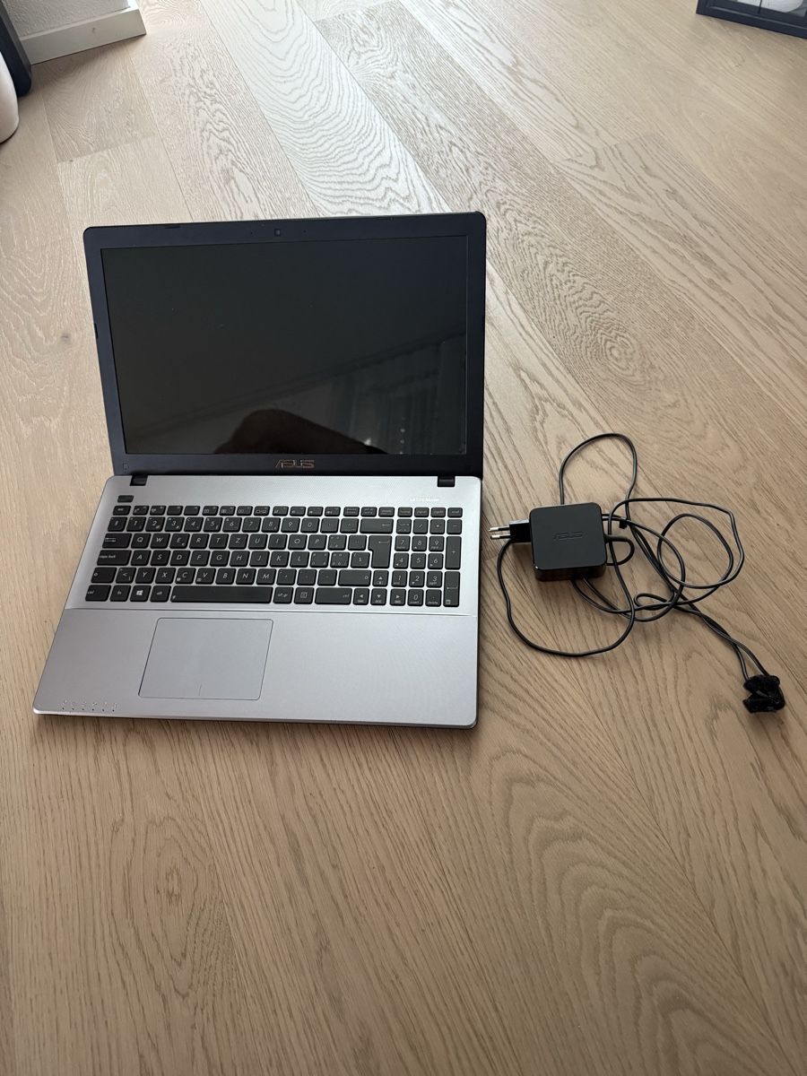 Asus Notebook: ASUS Laptop – Usato da Dietlikon venduto da DIVO
