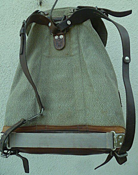 Zaini: Ordonnanz- CH Militär Rucksack – Usato da Effretikon venduto da Heimstudio 5