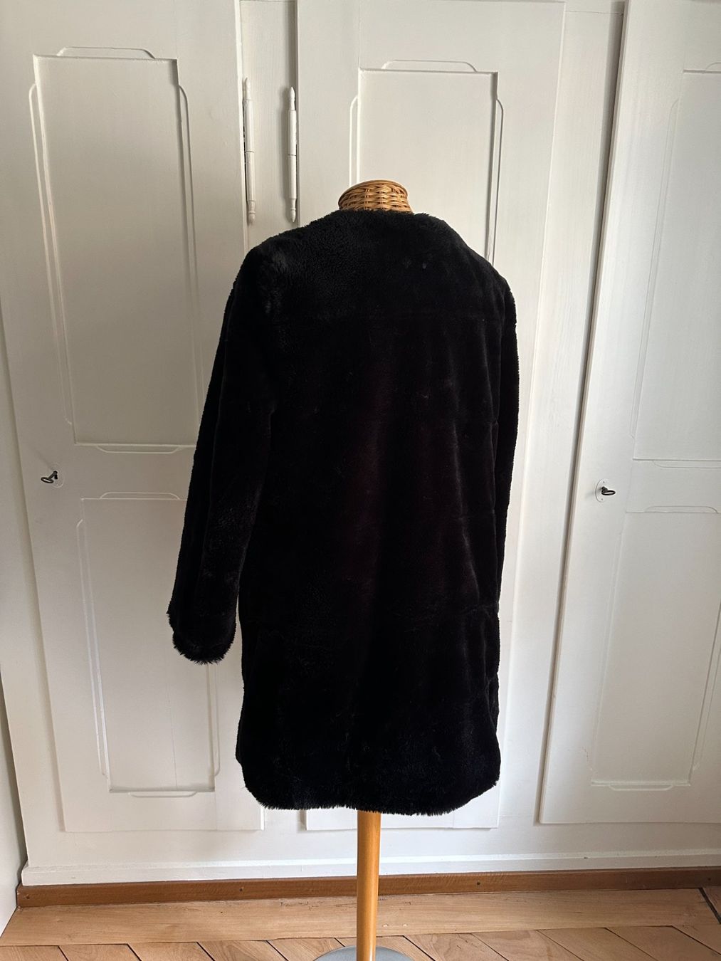 Mango Vestes: MANGO - Fake Fur Jacke schwarz M – D'occasion à Zürich par Diazaio 3