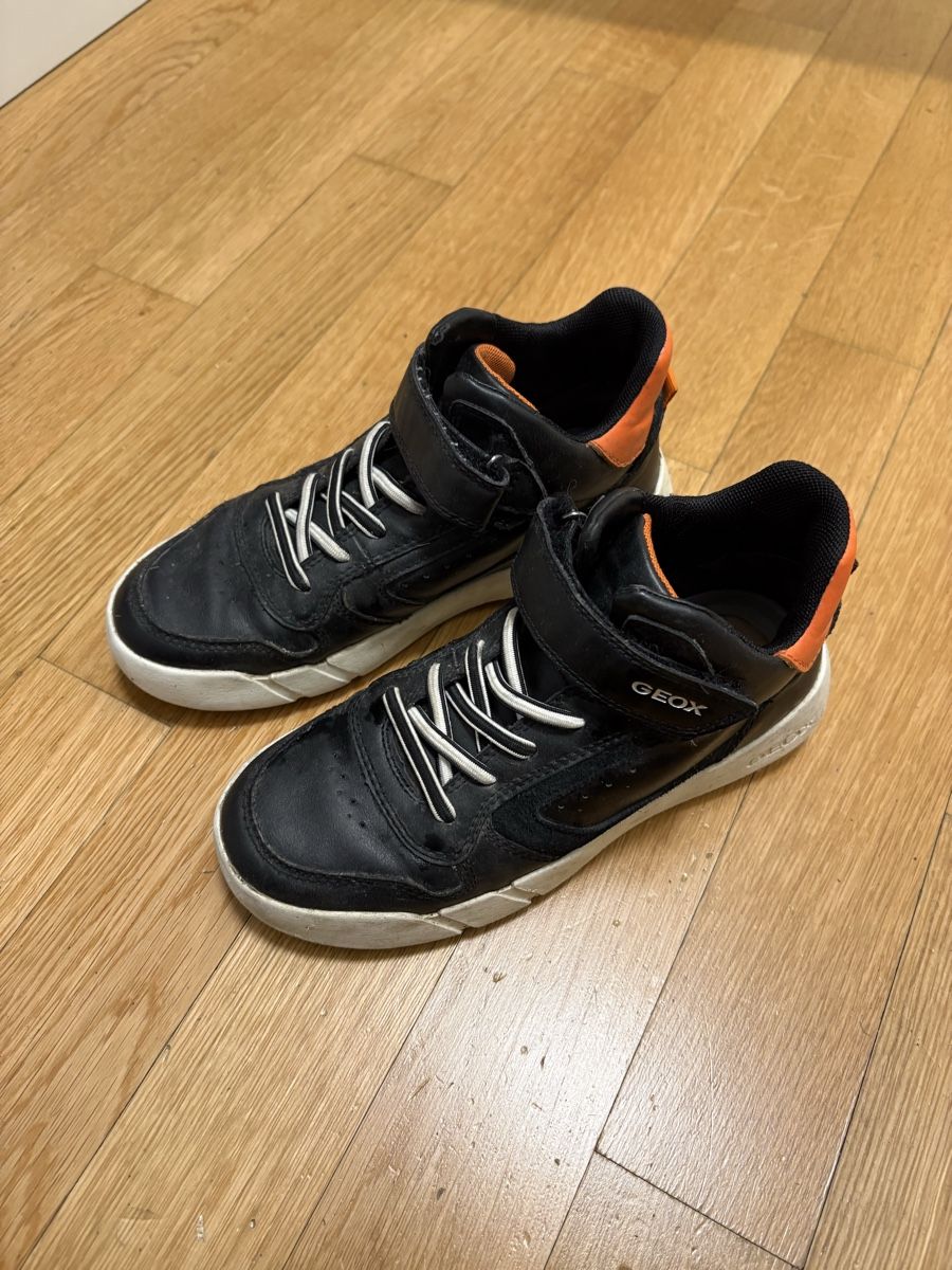 Geox Scarpe per ragazzi: Schuhe Jungen Geox Gr. 34 – Usato da Winterthur venduto da Baby117