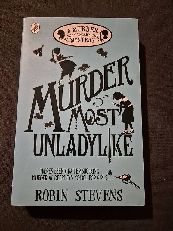 Libri: Murder Most Unladylike – Usato da Nürensdorf venduto da luc_9ksf