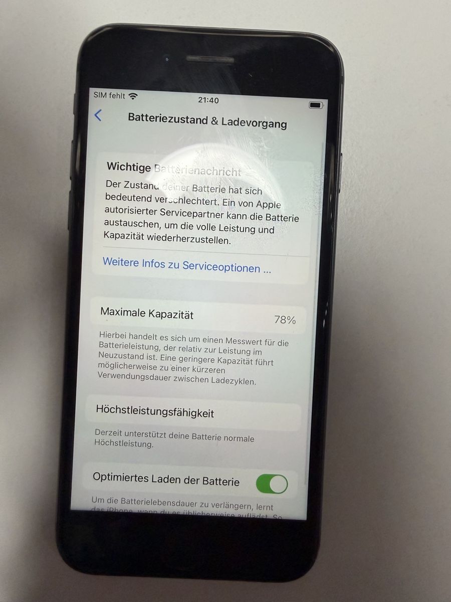 Apple Portables: Apple iPhone 8 Schwarz 64GB – D'occasion à Beckenried par chef3945 5