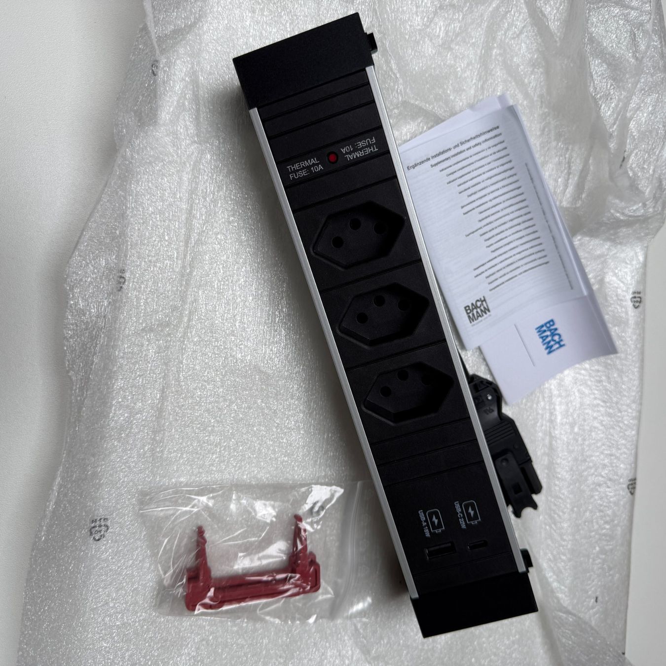 Spine: Bachmann 916.510 Power Frame 3x T13 USB-A/C Steckdosenleiste – Nuovo (secondo la descrizione) da Luzern venduto da cap_pv8l 2