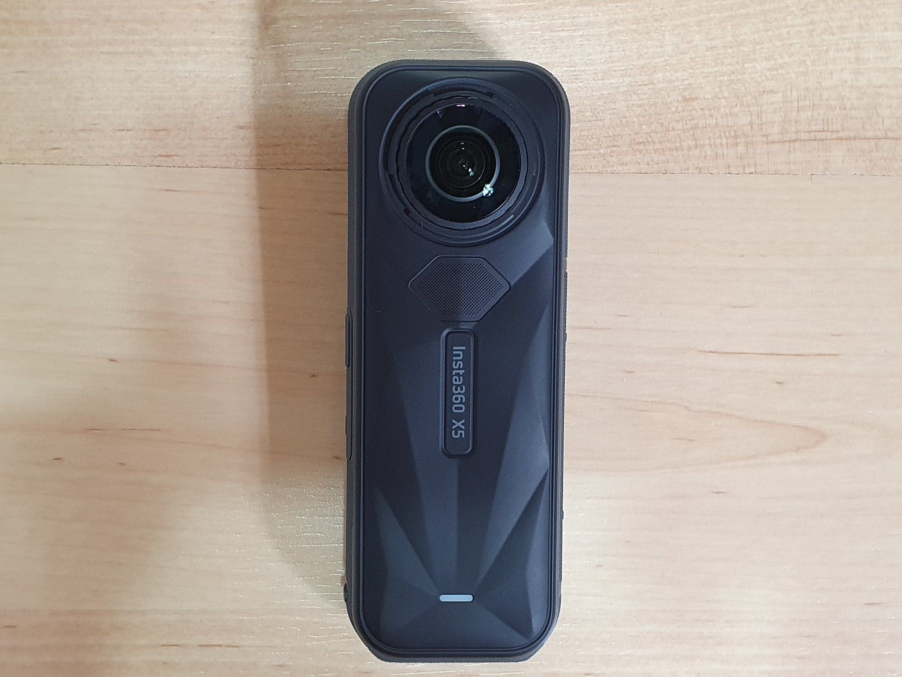 Insta360 Action Cam: Insta360 X5 Essentials Bundle + Extras – Nuovo (secondo la descrizione) da Luzern venduto da .Rafael. 2