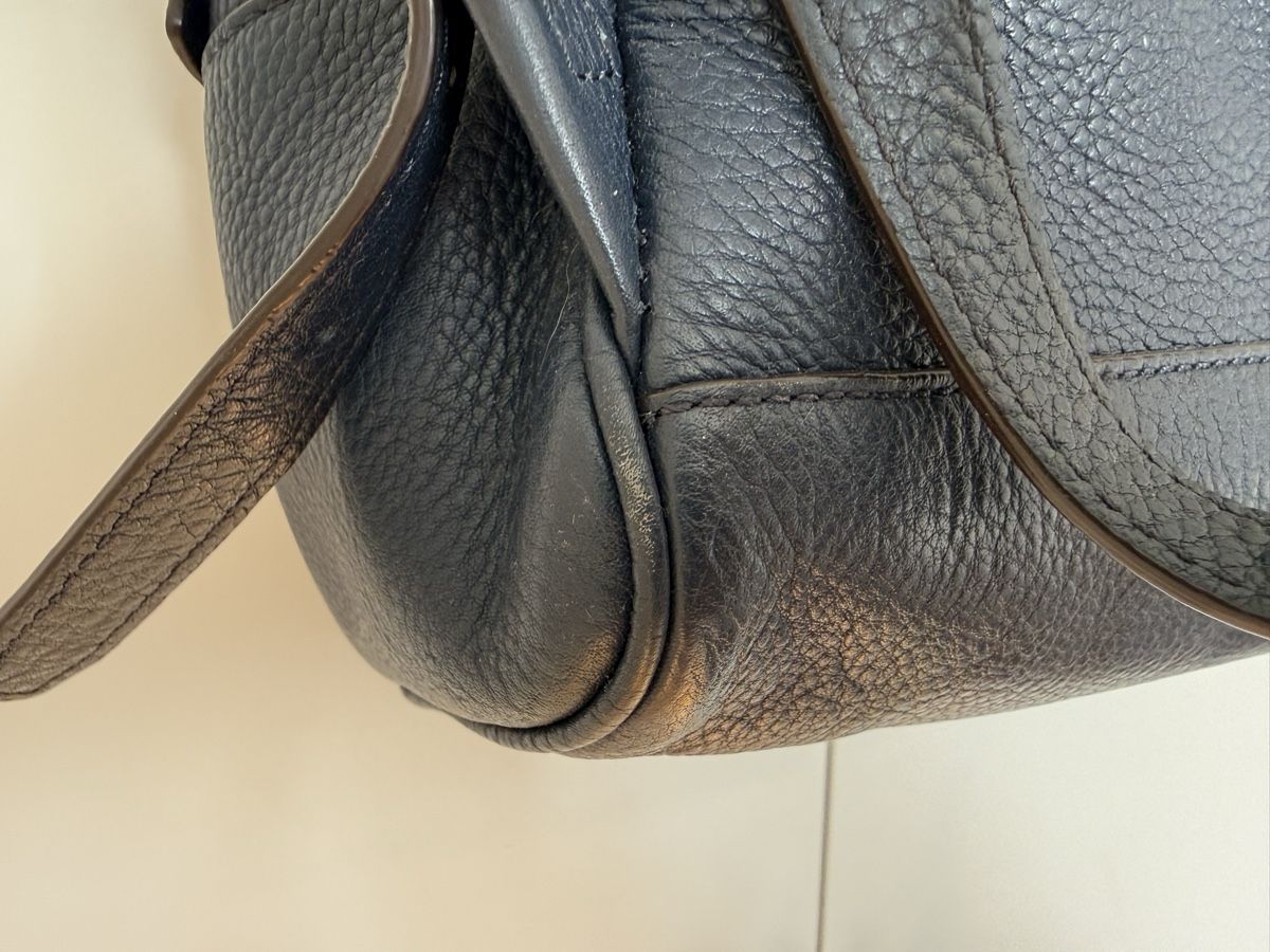 Michael Kors Zaini: Michael Kors Rucksack blau mit goldenen Elementen – Usato da Eglisau venduto da Nic1906 6