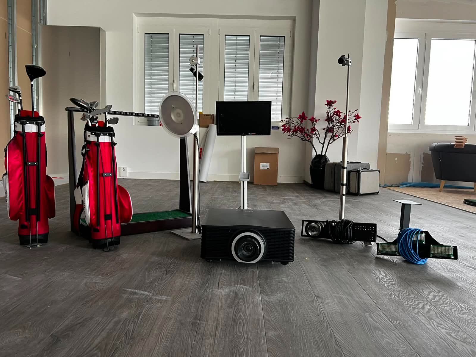 Mazze & Set: Simulateur de golf occasion (vendu en lot) – Usato da Salgesch venduto da jer_7pff 1