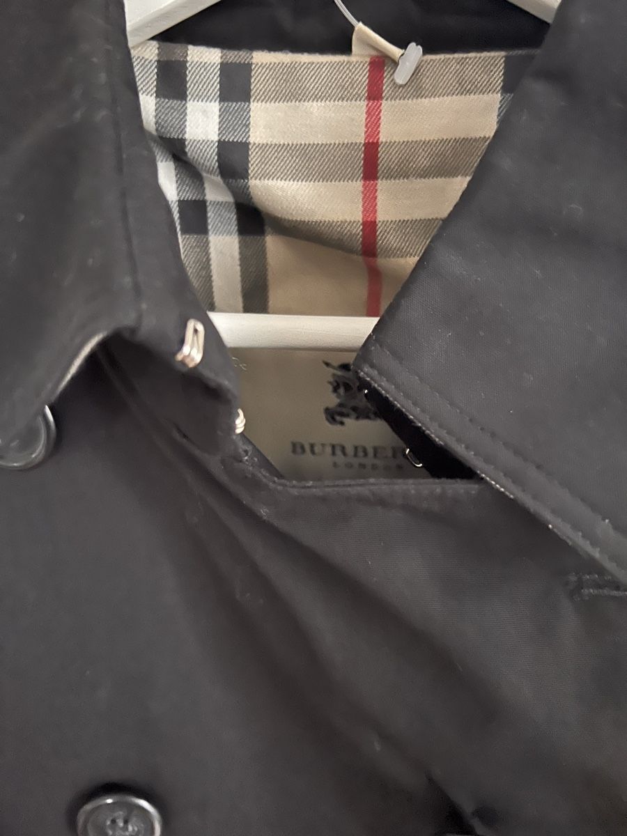 Burberry Cappotti: Trenchcoat Burberry, Gr. 36, schwarz – Usato da Solothurn venduto da Brini06 1
