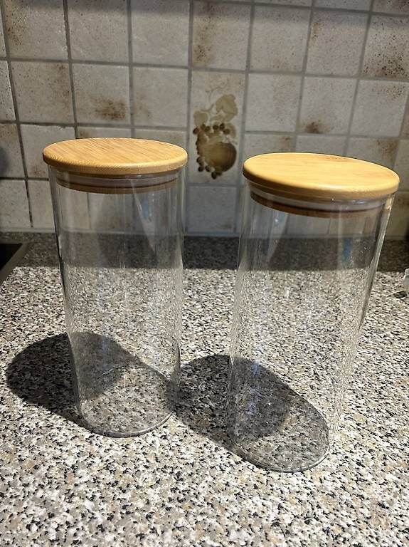 Gläser: 2 grosse Vorratsgläser mit Bambusdeckel – Gebraucht aus Wolfenschiessen von ali_6dvv
