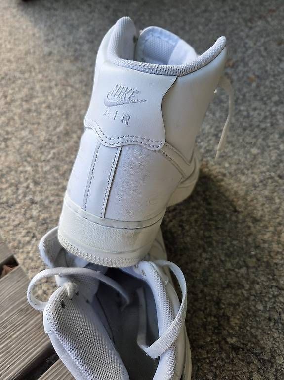 Scarpe da uomo: Nike Sneakers Air Grösse 42.5 – Usato da Bern venduto da Sanssucre 1