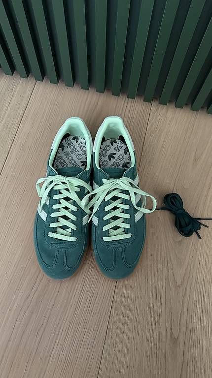 Scarpe da donna: Adidas Handball Spezial 38 2/3 – Usato da Solothurn venduto da Juliasju 1