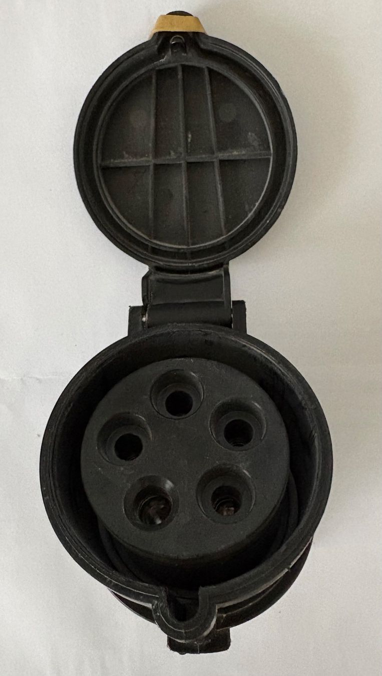 Spine: Kupplung CEE32 Bals IP44 – Usato da Koppigen venduto da dan_y2bm 1