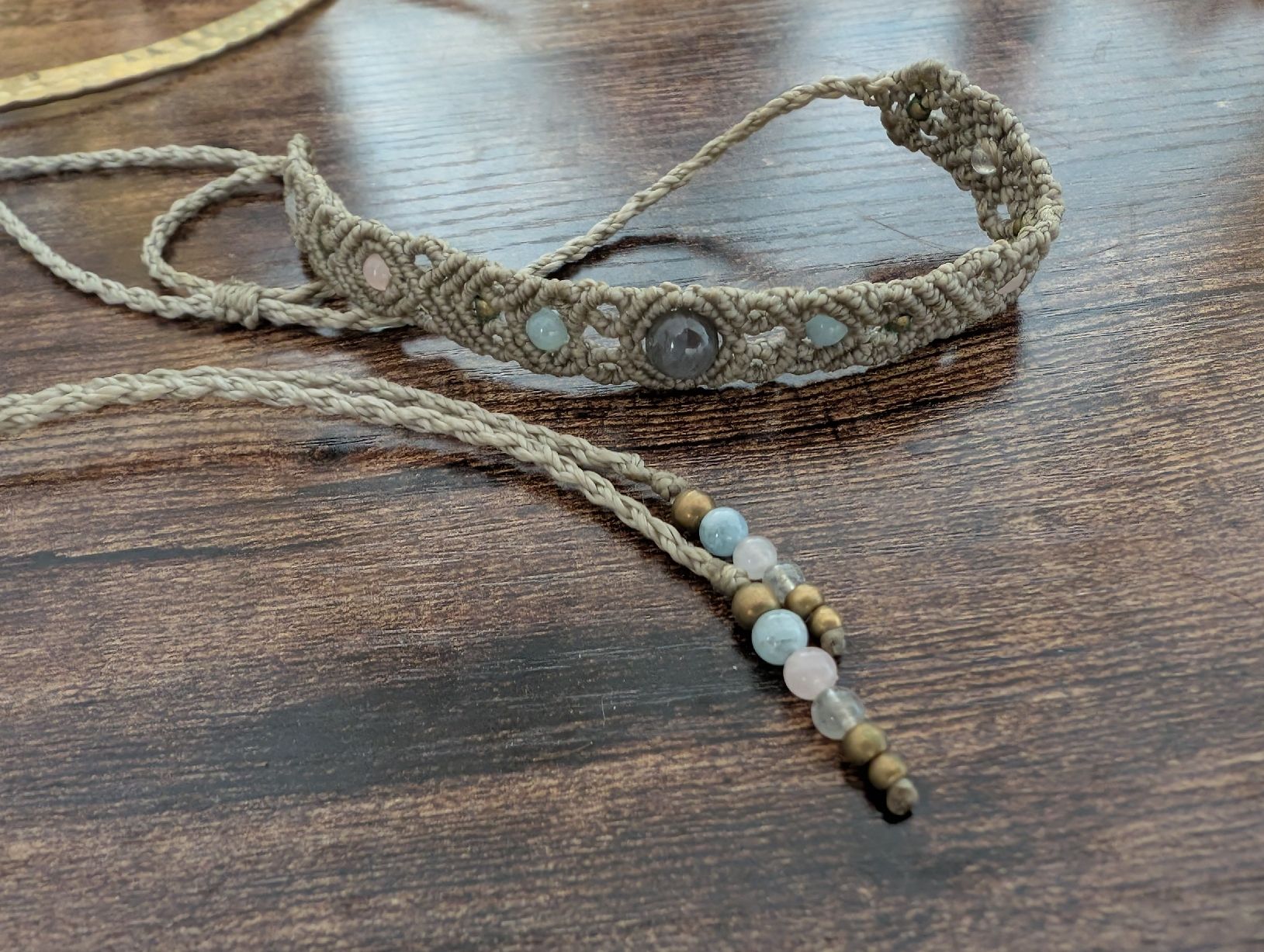 Catenine: Makramee Choker, blauer Labradorit, grau-beige – Nuovo (secondo la descrizione) da Niederdorf venduto da Azariel