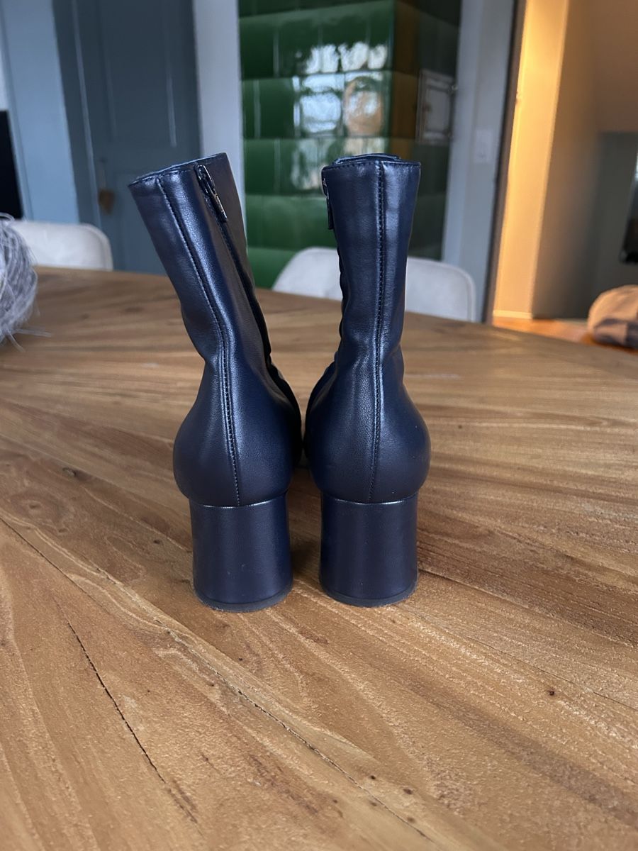 Chaussures femmes: Stiefelette dunkelblau – D'occasion à Frauenfeld par Pafe66 1