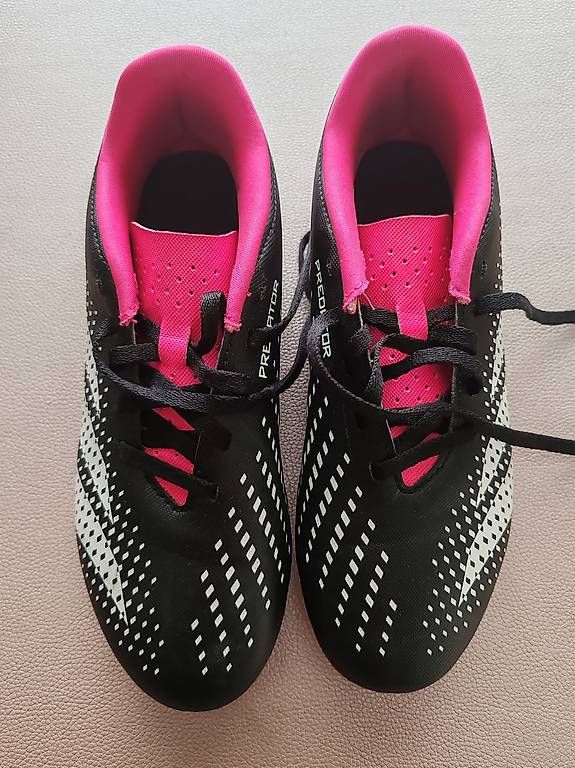 Chaussures hommes: Chaussure de foot neuve – D'occasion à Satigny par mattonella 2