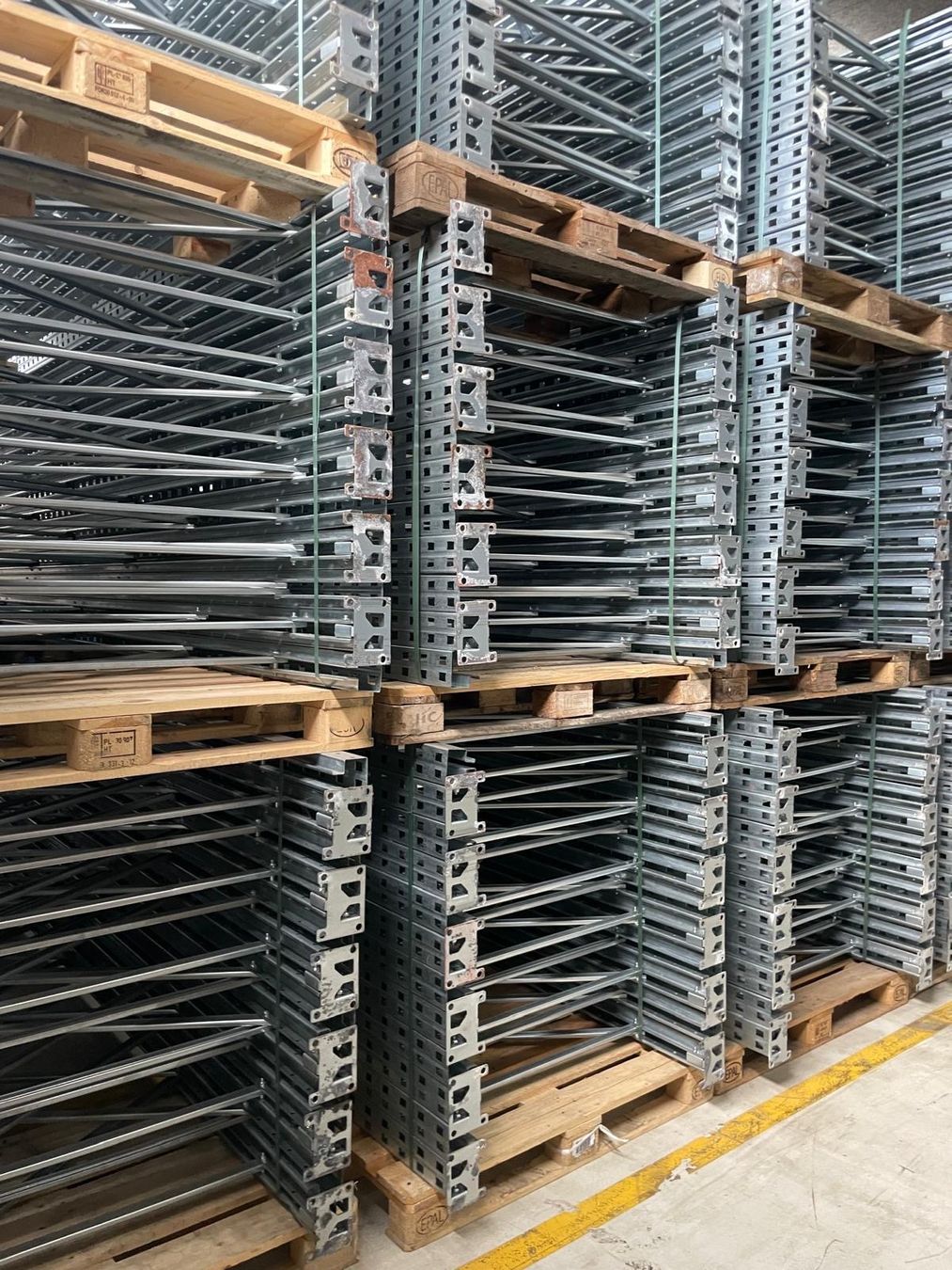 Scaffali: Palettenregal Palettengestell – Usato da Niederuzwil venduto da Solutions4industry