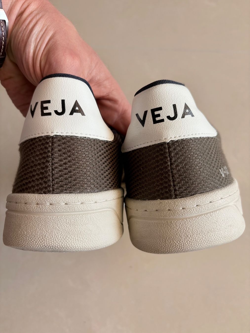 Veja Scarpe da uomo: Veja V-12 Sneaker Olive White EUR 42 – Nuovo (secondo la descrizione) da Sutz venduto da adrian.kaeser 5