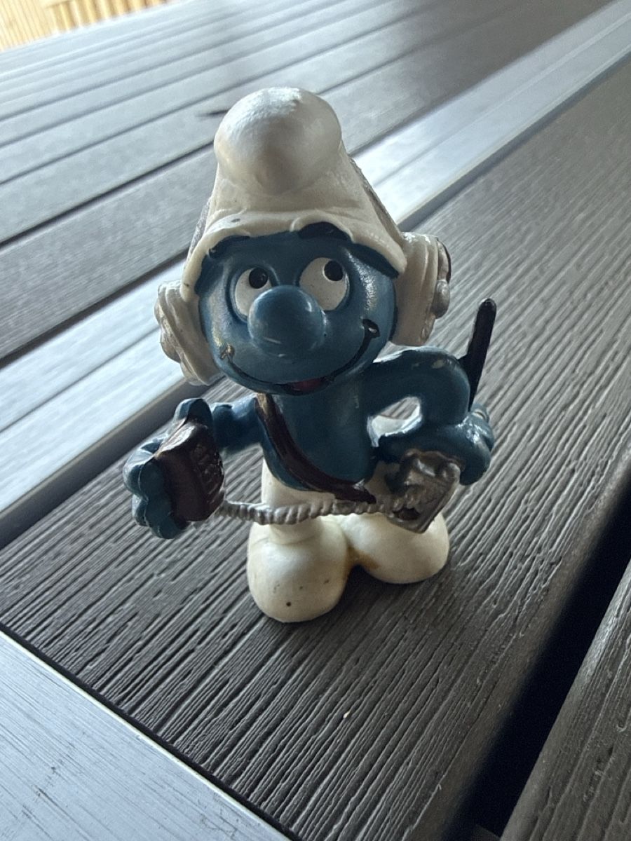 Figuren: Schleich Schlumpf mit Headset und Mikrofon 1981 Figur – Gebraucht aus Langnau i. E. von Acrjl