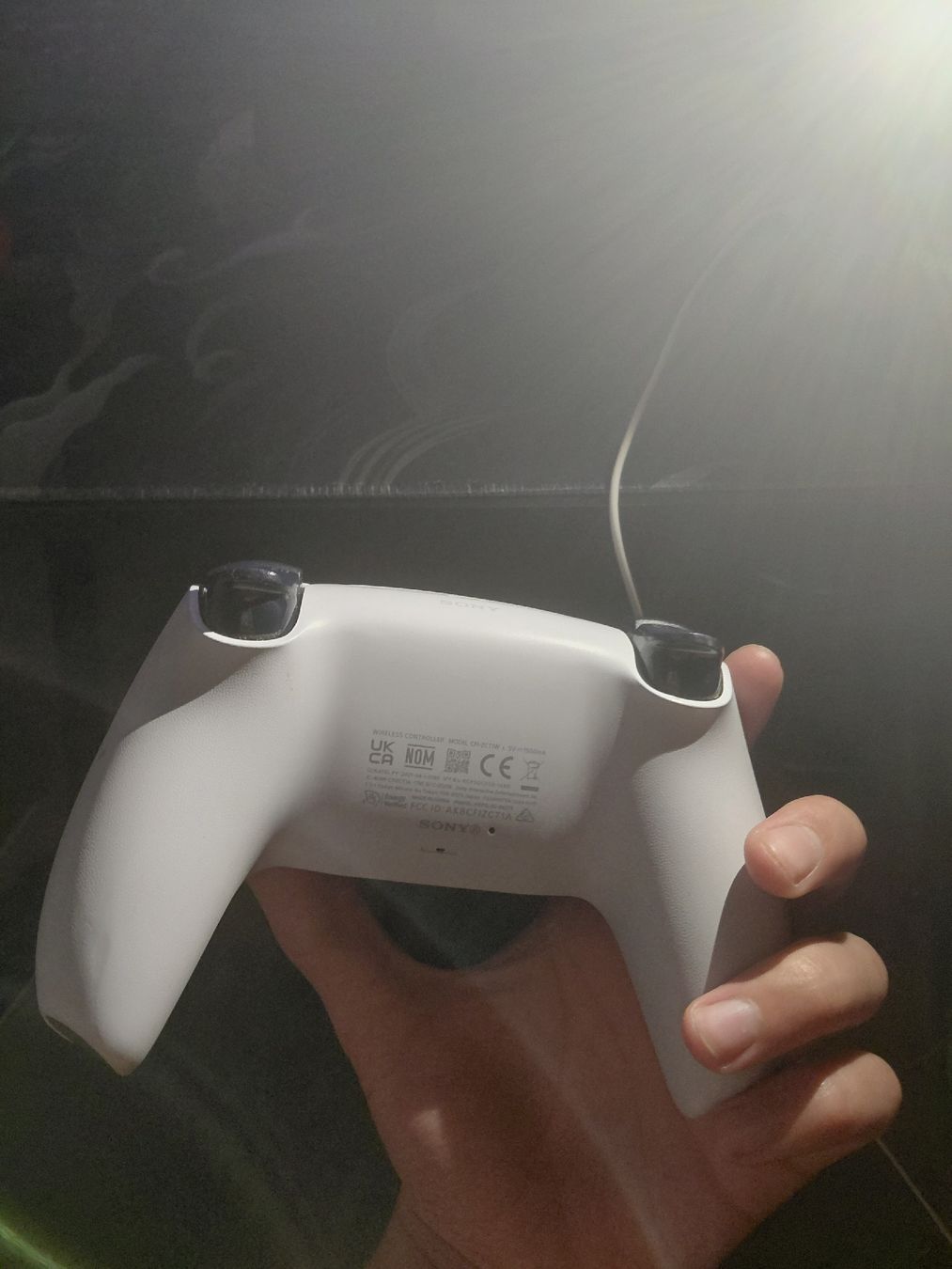 Sony Konsolen: PS5 Spielkonsole mit Ständer und Controller, Top Zustand! – Gebraucht aus Glattbrugg von din_nl6n 6