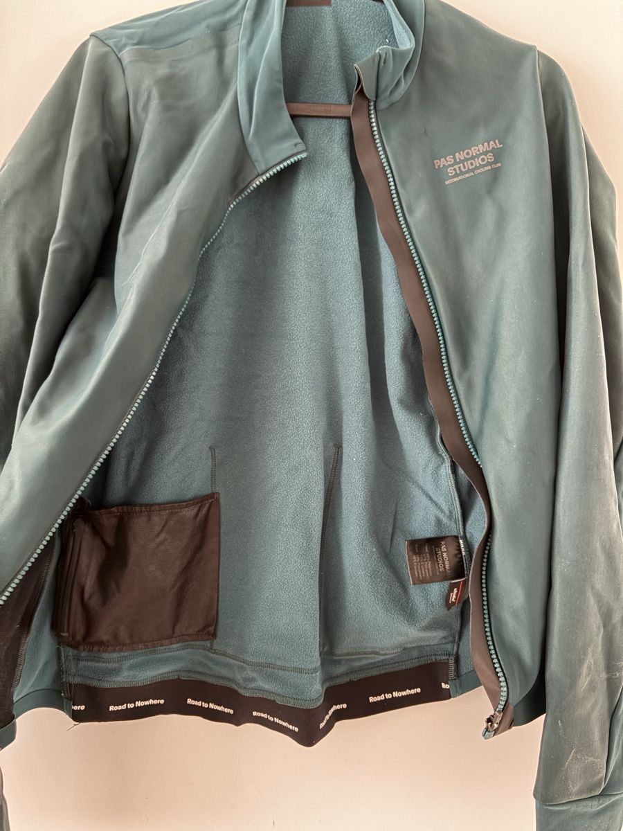 Pas Normal Studios Leibchen & Hosen: Pas Normal Studios Winter Jersey – Gebraucht aus Zürich von von_sj9s 5