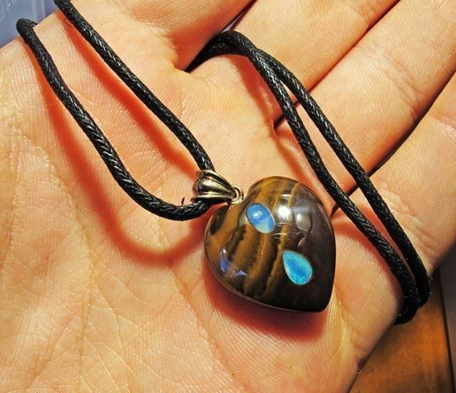Ciondoli: Australischer Opal Herz Anhänger 36.32Ct – Nuovo e nell'imballaggio originale da Bern venduto da Grindelwaldaus 2